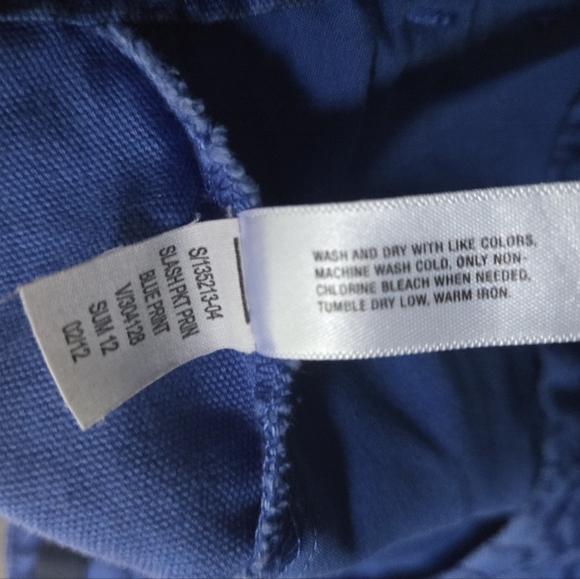 GAP Blue Flat Front Shorts Stylish and Versatile - Picture 4 of 4